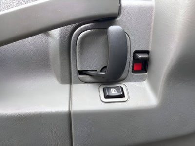 2023 Chevrolet Express Passenger 3500 1LS