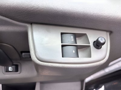 2023 Chevrolet Express Passenger 3500 1LS