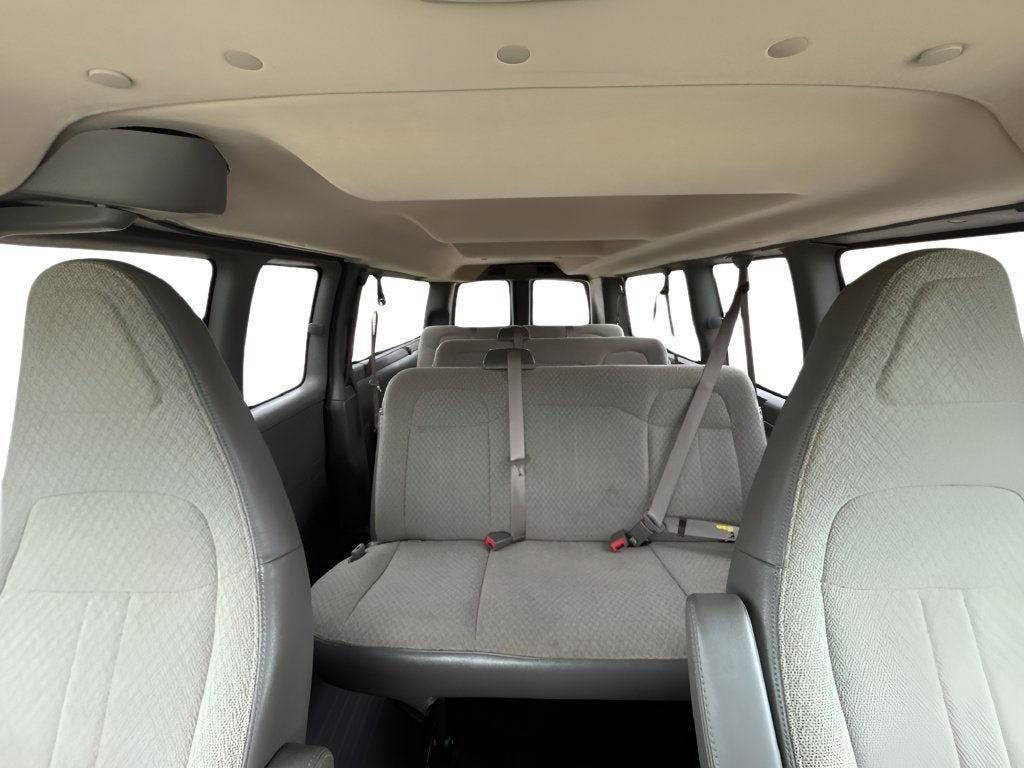 2023 Chevrolet Express Passenger 3500 1LS