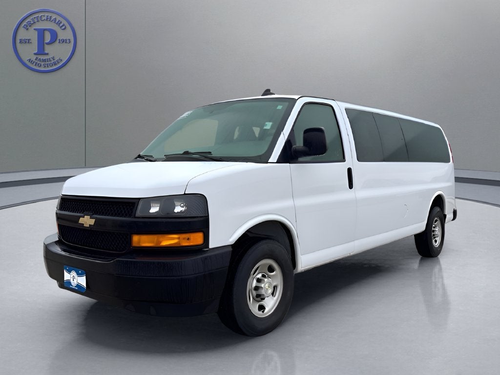 2023 Chevrolet Express Passenger 3500 1LS