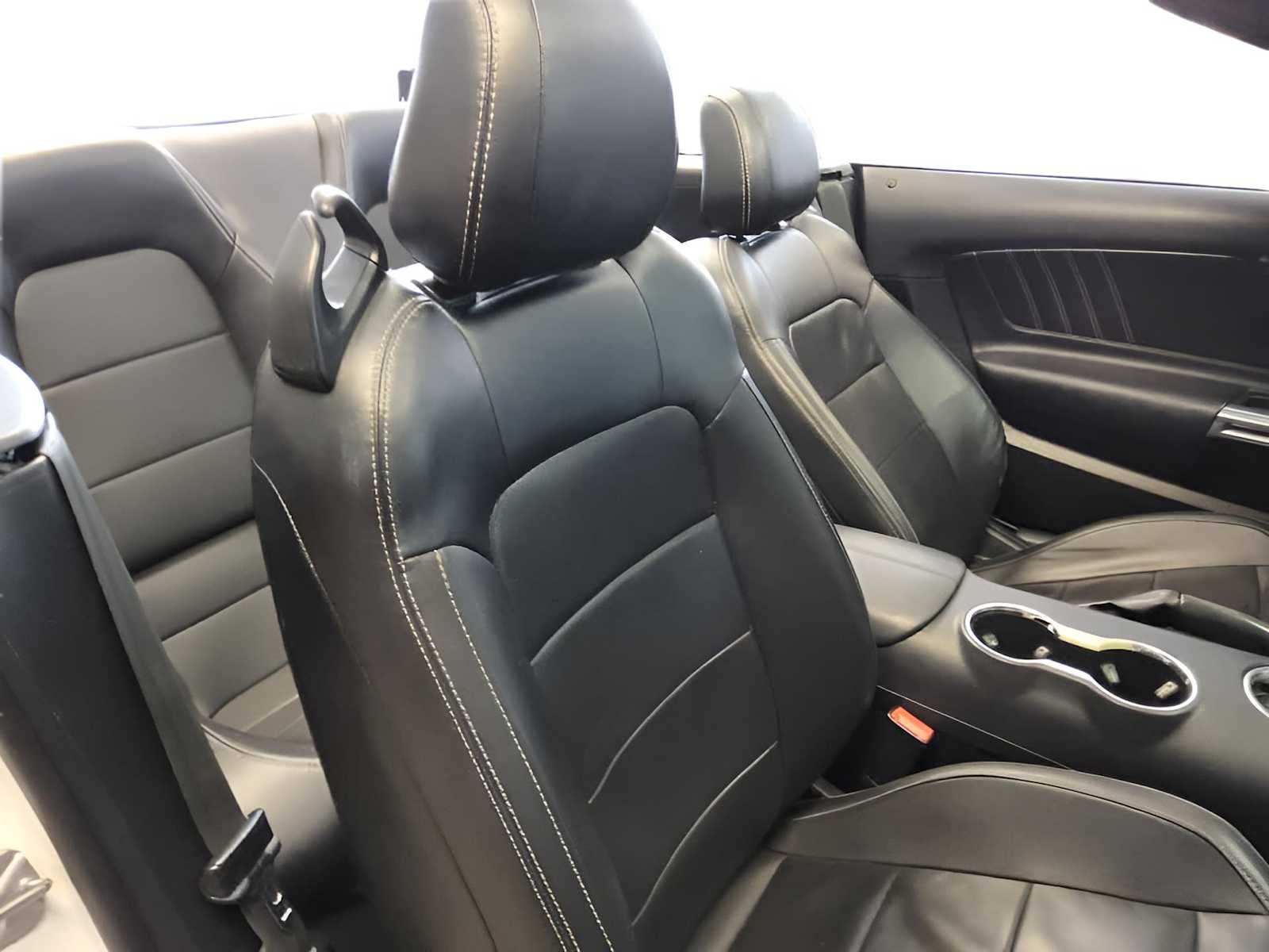 2021 Ford Mustang EcoBoost