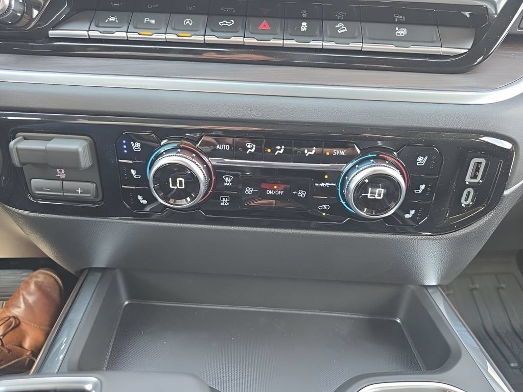 2026 GMC Sierra 1500 SLT - Photo 14