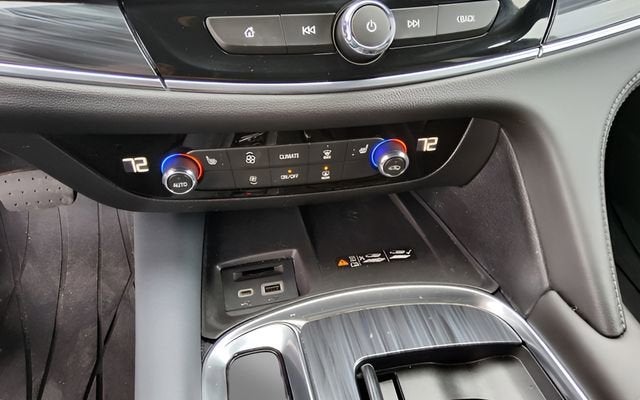 2024 Buick Enclave Essence