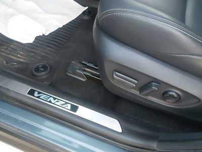 2024 Toyota Venza LE